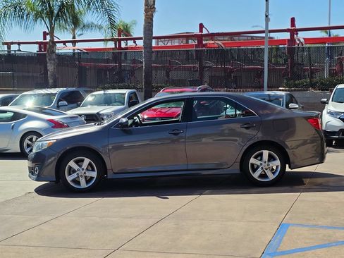Used 2014 Toyota Camry SE FWD image 9
