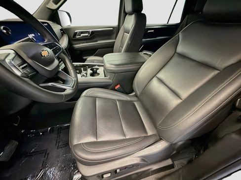 Used 2025 Chevrolet Tahoe LT AWD/4WD image 11