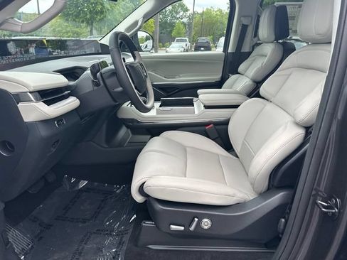 New 2026 Lincoln Navigator Reserve AWD/4WD image 10