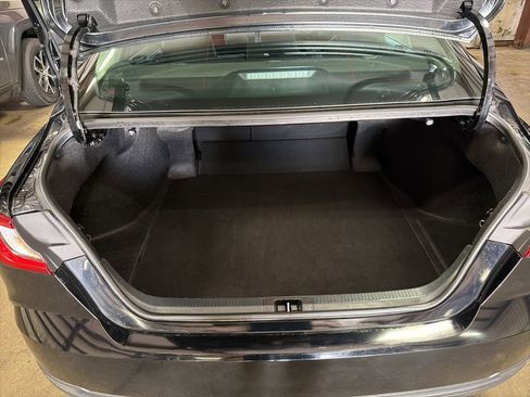 Used 2025 Toyota Camry LE image 23