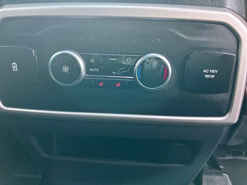 Used 2023 Ford Expedition Limited image 24