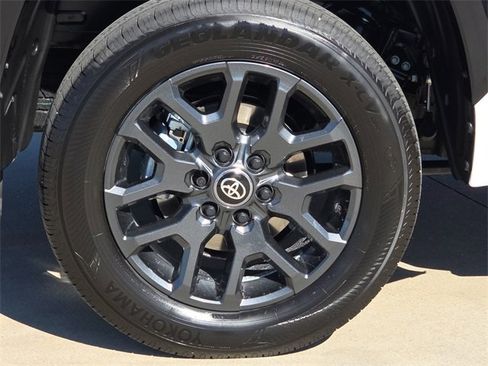 New 2026 Toyota Tundra Platinum image 9