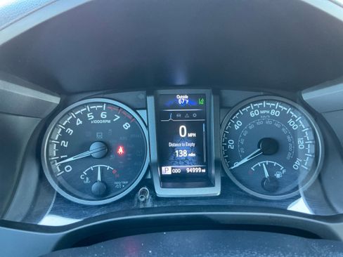 Used 2023 Toyota Tacoma TRD Sport image 10