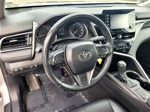 Used 2024 Toyota Camry SE image 9