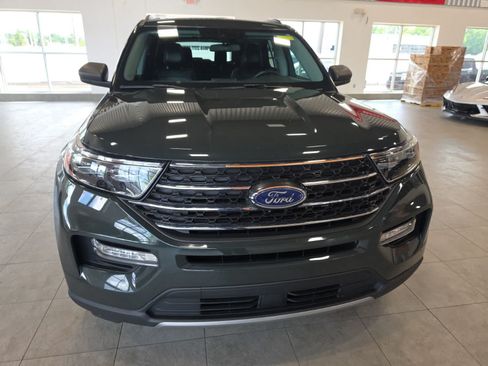 Used 2023 Ford Explorer XLT w/ Equipment Group 202A AWD/4WD image 3