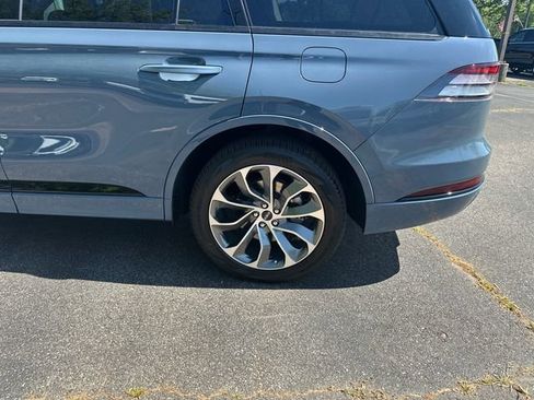 New 2026 Lincoln Aviator AWD w/ Jet Appearance Package image 19