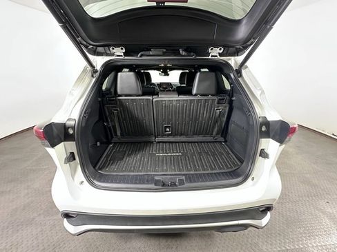 Used 2021 Toyota Highlander XSE image 15