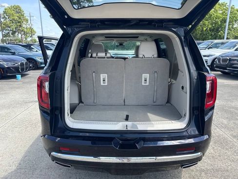 Used 2021 GMC Acadia Denali w/ Denali Technology Package FWD image 28