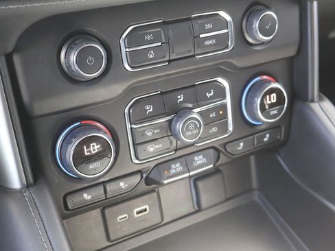 Used 2024 Chevrolet Tahoe LT AWD/4WD image 18