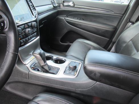 Used 2021 Jeep Grand Cherokee Limited w/ Quick Order Package 28K 80th AWD/4WD image 17