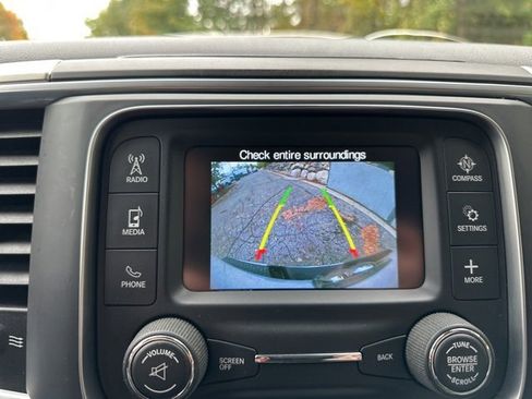 Used 2018 RAM 2500 SLT image 32