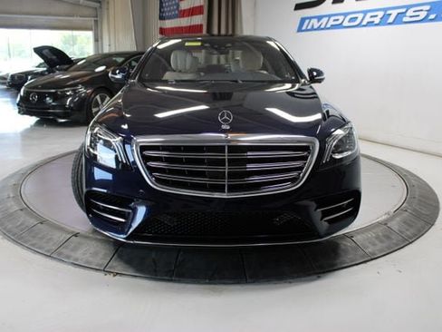 Used 2020 Mercedes-Benz S 560 Sedan w/ AMG Line Exterior image 3
