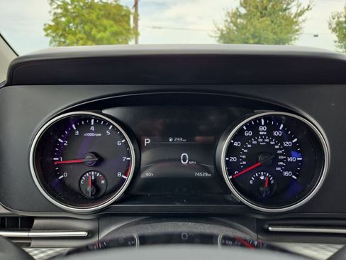 Used 2022 Kia Carnival LX FWD image 29
