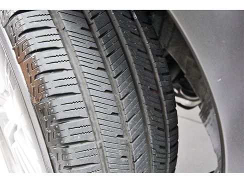 Used 2022 Nissan Pathfinder SV image 30