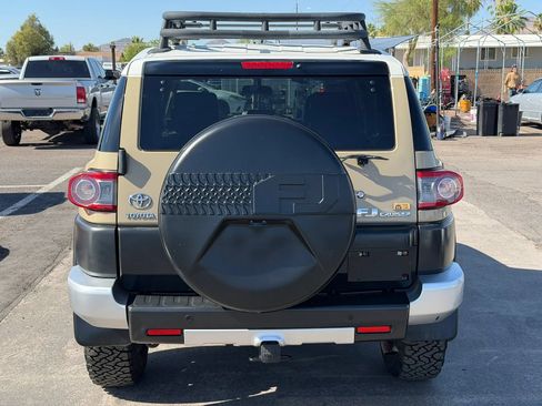 Used 2014 Toyota FJ Cruiser 4WD w/ Upgrade Package image 6