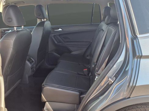 Used 2021 Volkswagen Tiguan SE w/ Panoramic Sunroof Package image 61