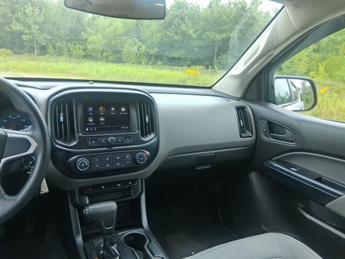 Used 2021 Chevrolet Colorado W/T w/ WT Convenience Package AWD/4WD image 19