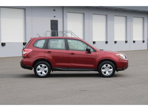 Used 2014 Subaru Forester 2.5i AWD/4WD image 4