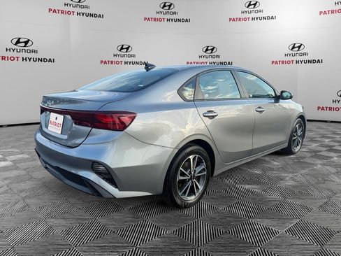 Used 2023 Kia Forte LXS w/ LXS Technology Package FWD image 3