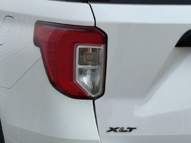 Used 2022 Ford Explorer XLT w/ Equipment Group 202A RWD image 6