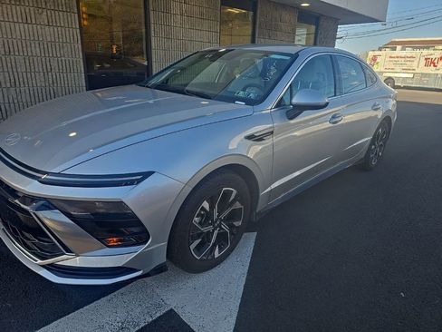 Used 2025 Hyundai Sonata SEL FWD image 1