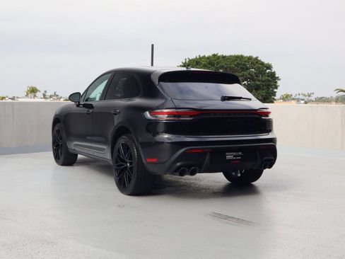 Certified 2023 Porsche Macan Turbo image 3