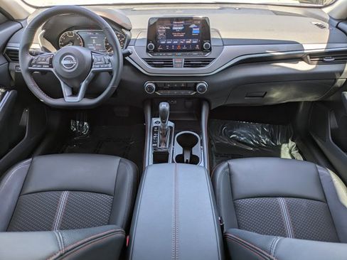 Certified 2025 Nissan Altima 2.5 SR FWD image 15