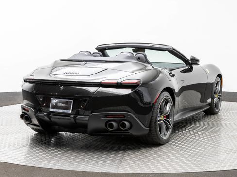 Used 2025 Ferrari Roma Spider RWD image 7
