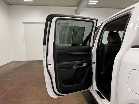 Used 2025 Ford Ranger Lariat w/ Advanced Towing Package image 48