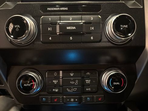 Used 2020 Ford F150 Platinum w/ Equipment Group 701A Luxury AWD/4WD image 22