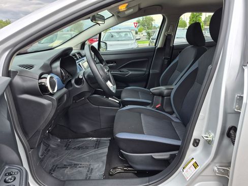 Used 2025 Nissan Versa SV w/ Trunk Package FWD image 17