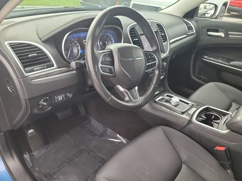Used 2021 Chrysler 300 Touring RWD image 18