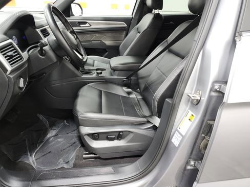 Used 2022 Volkswagen Atlas Cross Sport SE AWD/4WD image 25