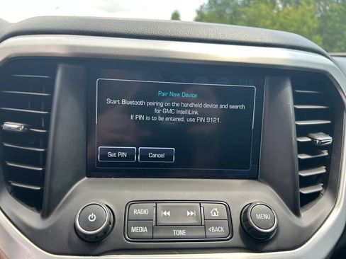 Used 2019 GMC Acadia SLT FWD image 19