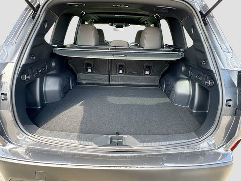 New 2026 Subaru Forester Premium AWD/4WD image 32