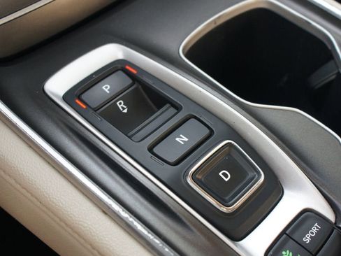 Used 2019 Honda Accord Touring image 12