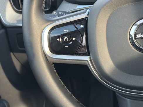 Certified 2025 Volvo XC60 B5 Plus image 11