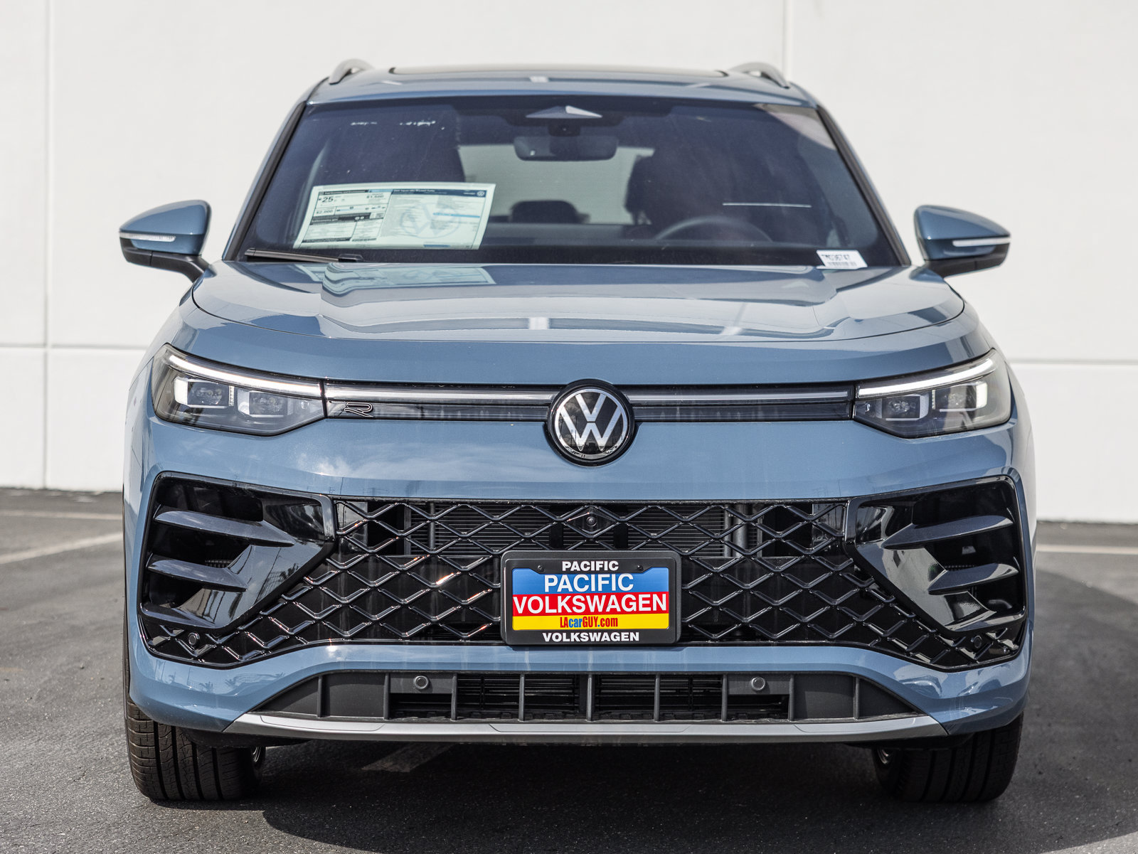 New 2026 Volkswagen Tiguan SEL R-Line AWD/4WD image 2