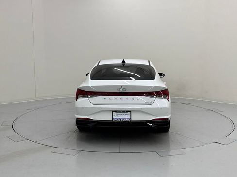 Used 2021 Hyundai Elantra Limited image 5