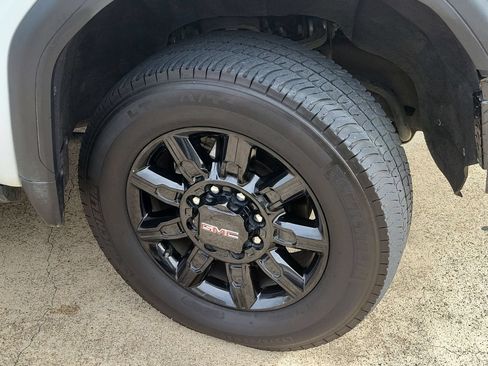 Used 2024 GMC Sierra 2500 AT4 w/ AT4 Premium Plus Package AWD/4WD image 34