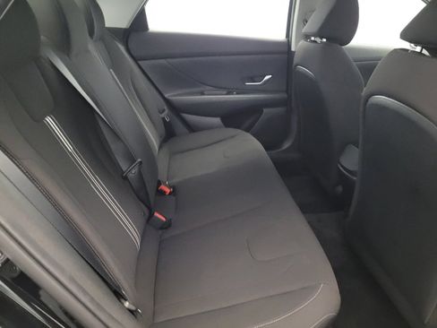 Used 2023 Hyundai Elantra SEL image 19