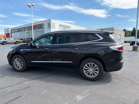 Used 2024 Buick Enclave Essence w/ Technology Package AWD/4WD image 4
