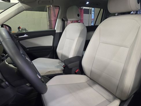 Used 2020 Volkswagen Tiguan SEL image 16