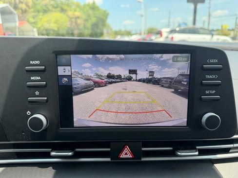Used 2024 Hyundai Elantra SE FWD image 16