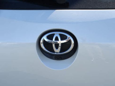 Used 2019 Toyota Corolla SE image 9