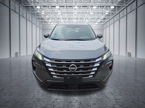 Certified 2025 Nissan Rogue SV FWD image 2