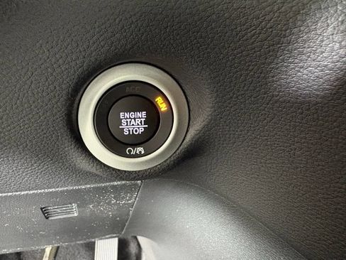 New 2026 Chrysler Pacifica Select FWD image 28