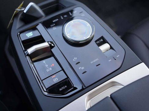 Used 2025 BMW iX xDrive50 image 12