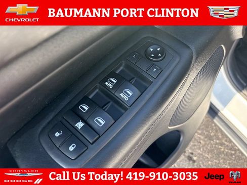 Used 2018 Jeep Grand Cherokee Laredo AWD/4WD image 11