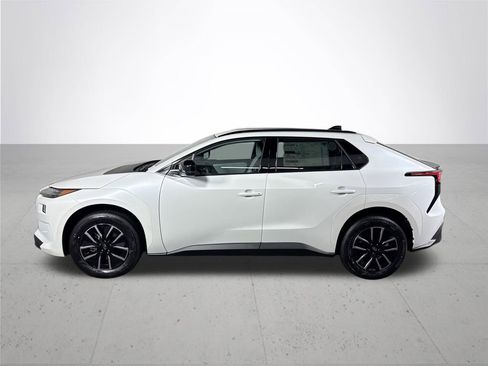 New 2026 Subaru Solterra AWD/4WD image 9